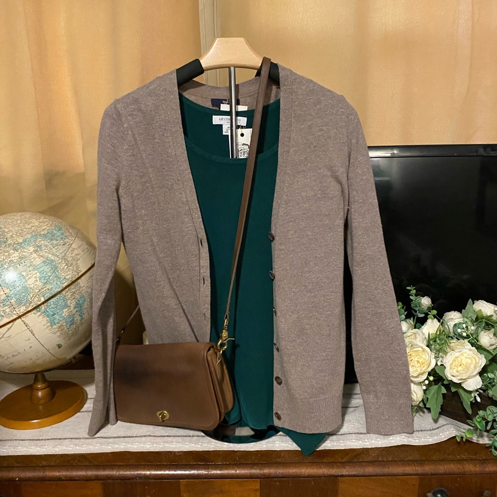 GAP Light Beige Women's Cardigan Sweater